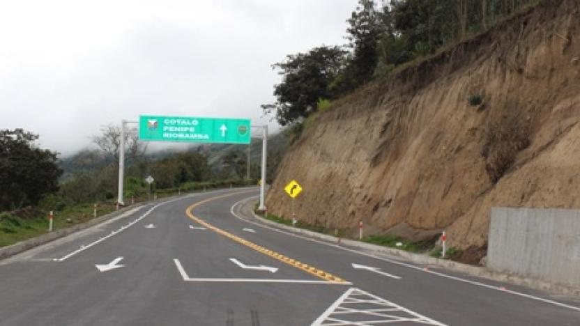 Se mantienen cierres viales en Ecuador este viernes 26 de septiembre, quinto día del paro