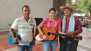 Joven venadilluna impulsa su sueño musical con apoyo institucional