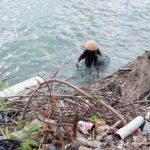 Colchones, llantas y escombros fueron encontrados en quebrada de El Espinal